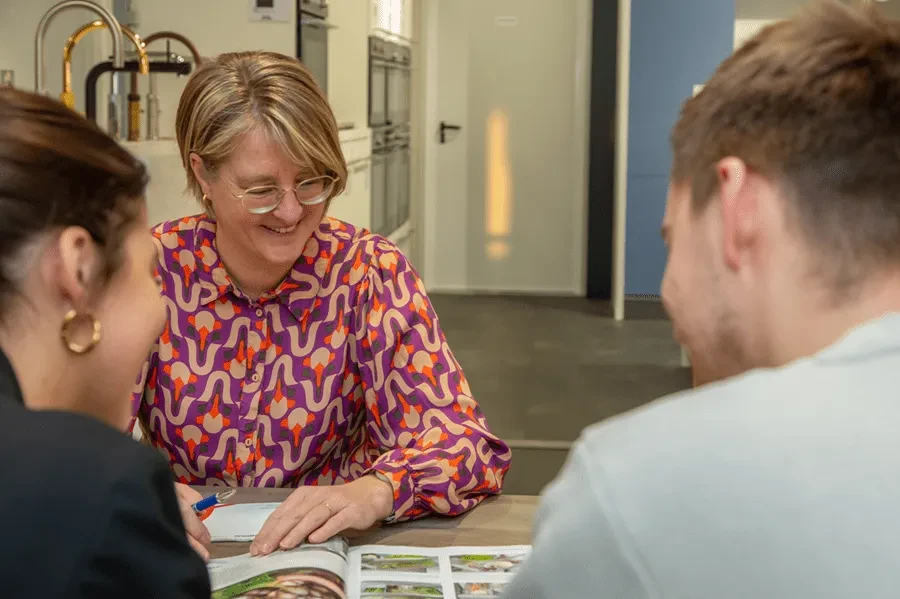 Verkoopgesprek voor witgoed in Tholen